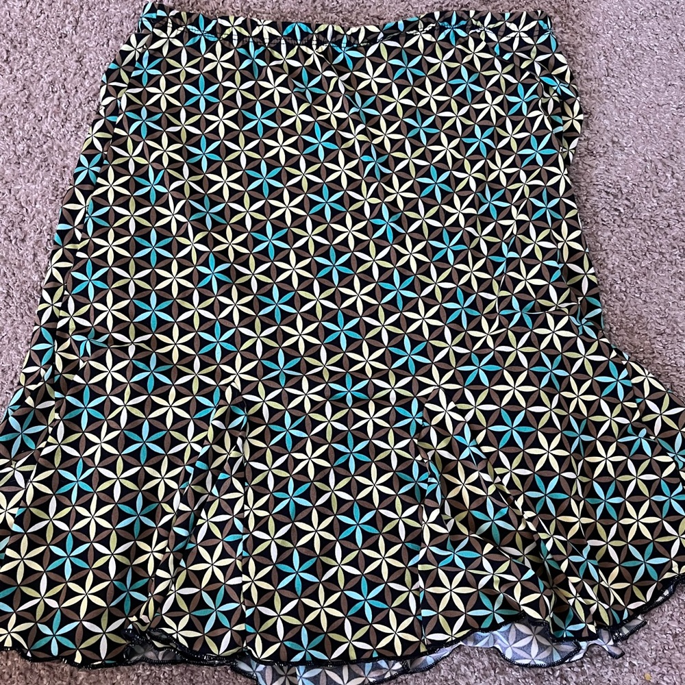 Mid length skirt